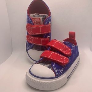 Converse Infant size 5 shoes
